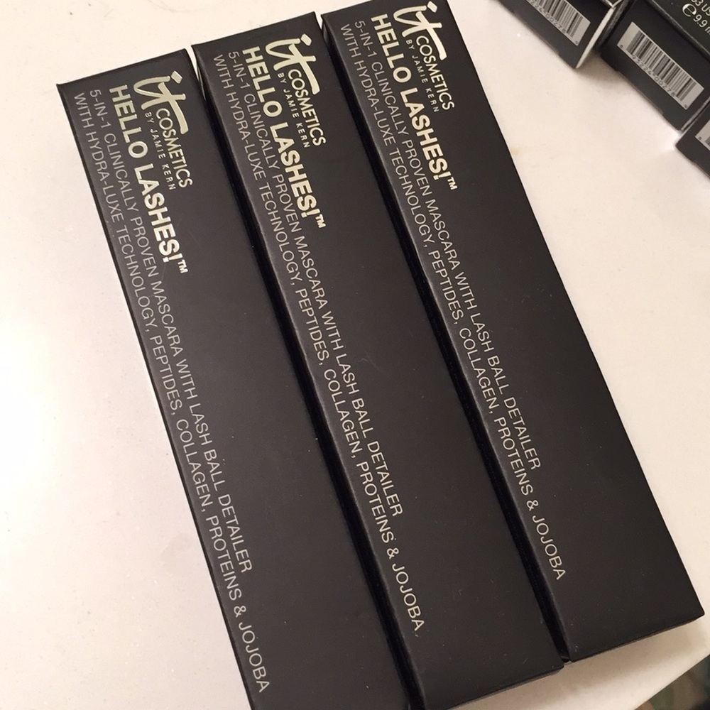 IT Comestics Hello Lashes Mascara